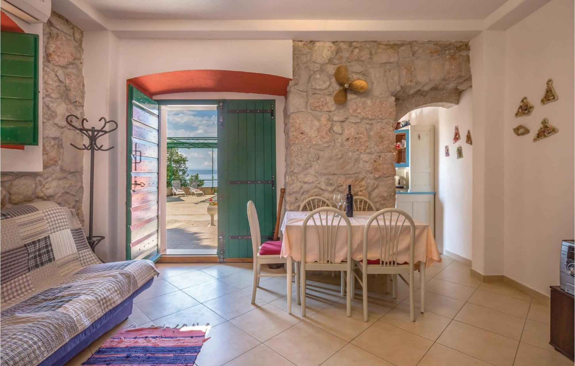 Awesome Home In Podgora With Kitchen Zewnętrze zdjęcie