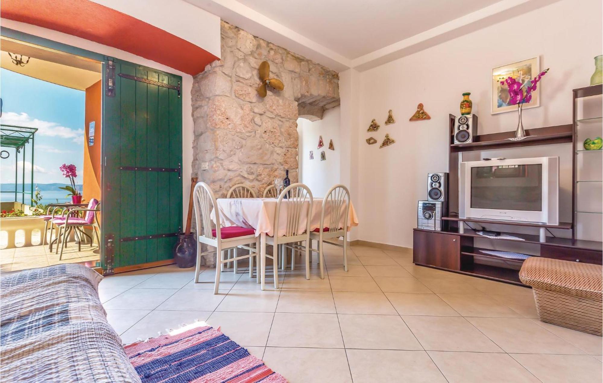 Awesome Home In Podgora With Kitchen Zewnętrze zdjęcie