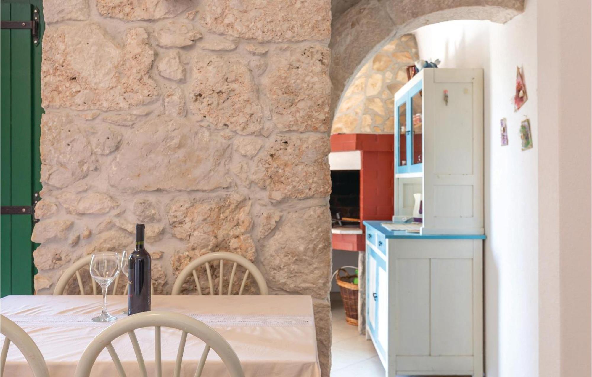 Awesome Home In Podgora With Kitchen Zewnętrze zdjęcie