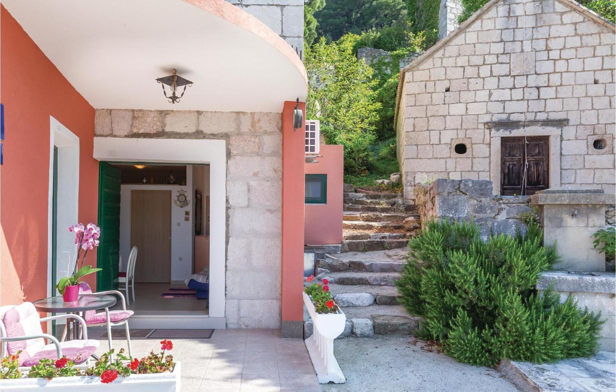 Awesome Home In Podgora With Kitchen Zewnętrze zdjęcie