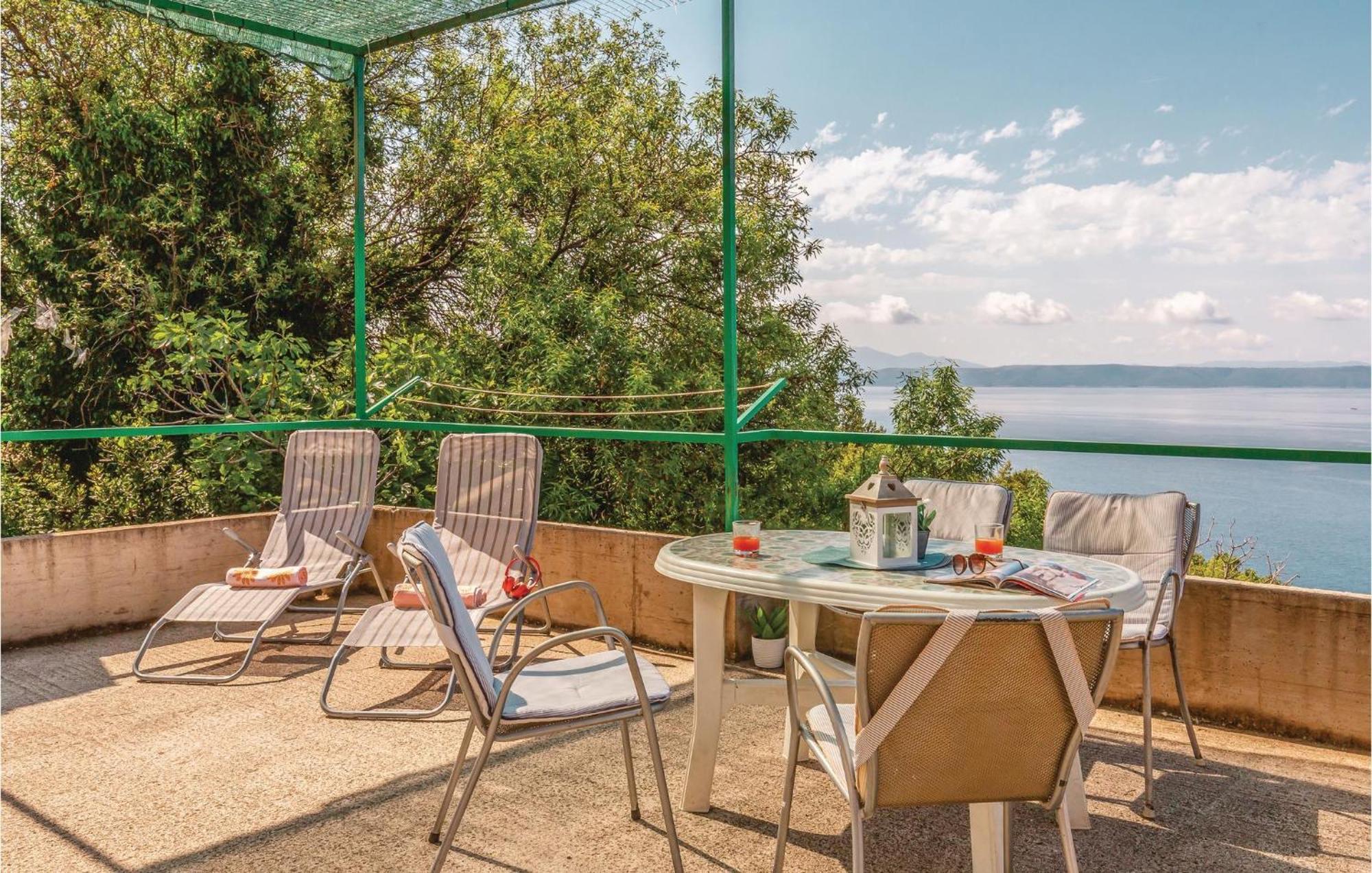 Awesome Home In Podgora With Kitchen Zewnętrze zdjęcie